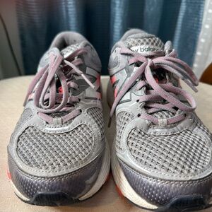 New Balance Gray and Salmon Athletic Shoes with Breathable Mesh